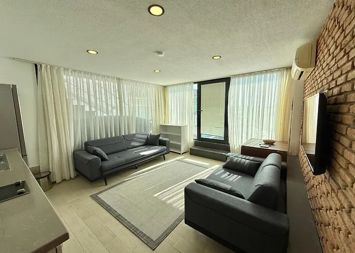 Apartman Merkezde Denize Sifir Plajli Ev Bodrum