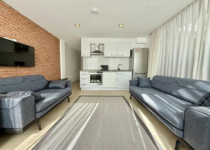 Merkezde Denize Sifir Plajli Ev בודרום