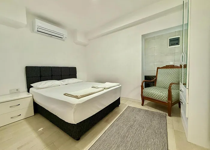 Merkezde Denize Sifir Plajli Ev * Αλικαρνασσός